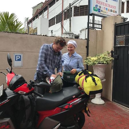 Ryan Residence & Restaurant نيجومبو المظهر الخارجي الصورة