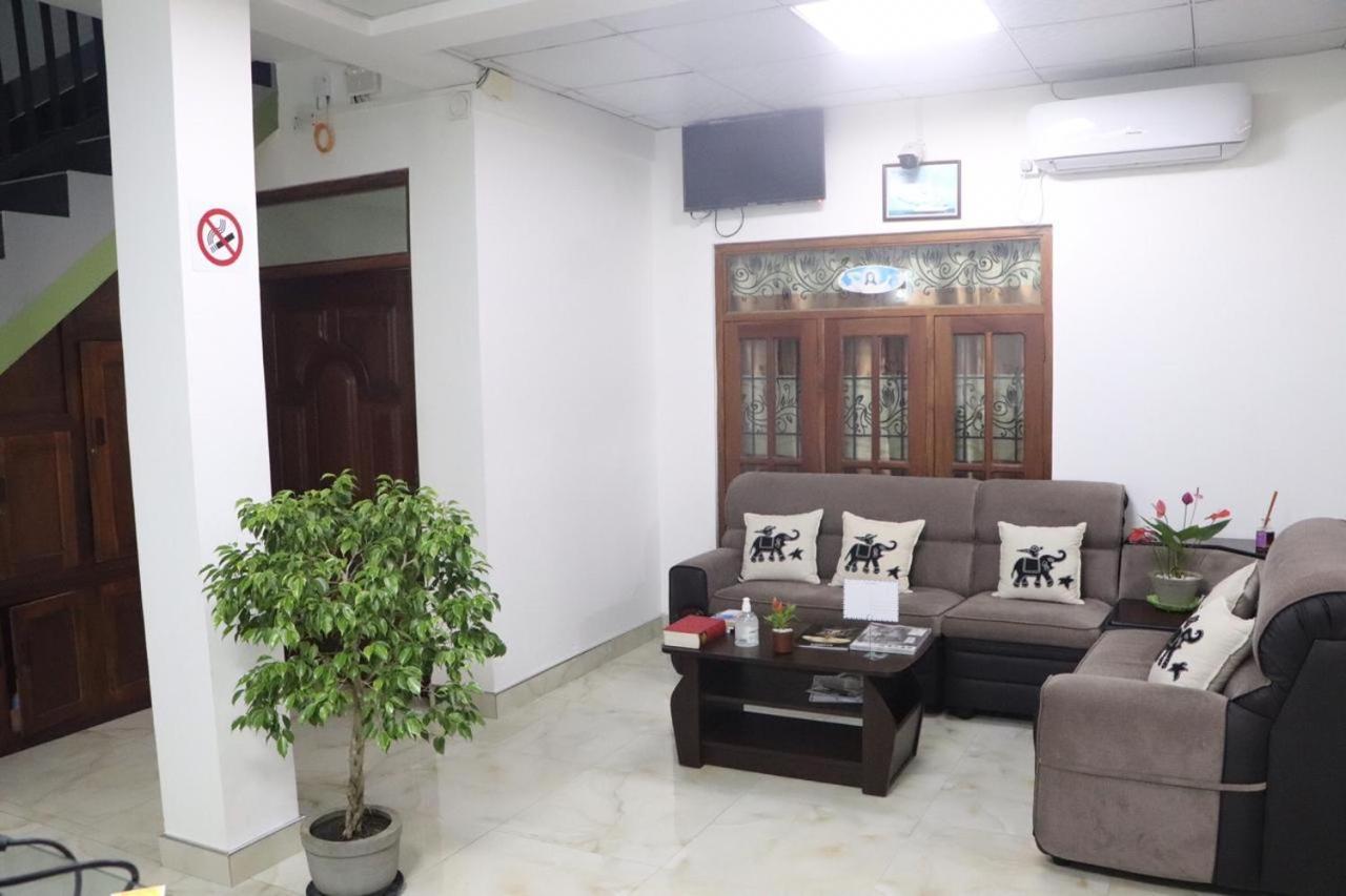 Ryan Residence & Restaurant نيجومبو المظهر الخارجي الصورة