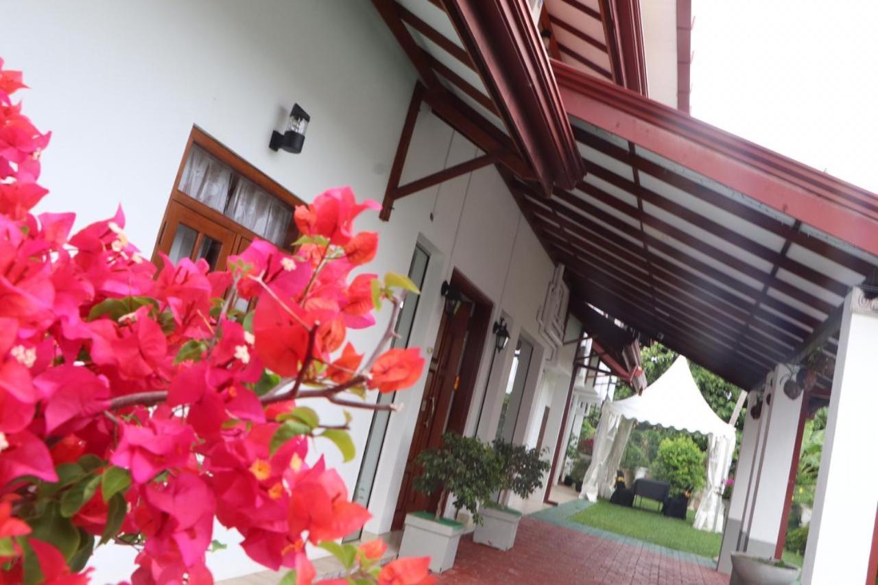 Ryan Residence & Restaurant نيجومبو المظهر الخارجي الصورة