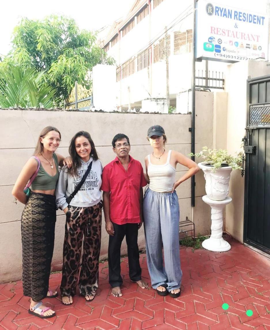 Ryan Residence & Restaurant نيجومبو المظهر الخارجي الصورة