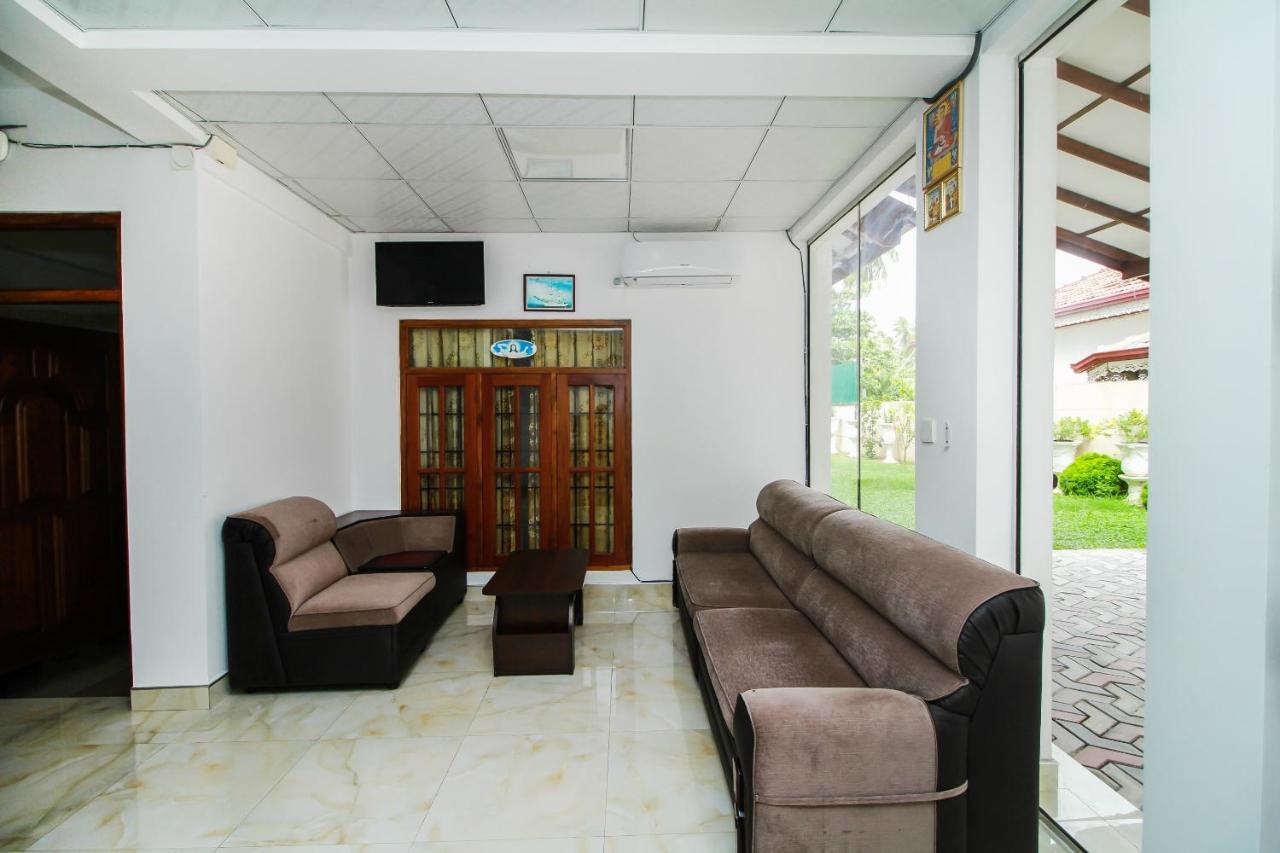 Ryan Residence & Restaurant نيجومبو المظهر الخارجي الصورة